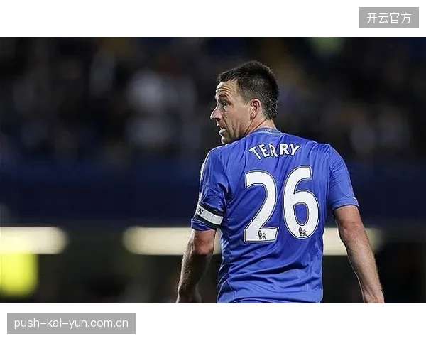 中超外援中卫功能分化,抢断型与解围型各司其职。 中超外援中卫功能分化,抢断型与解围型各司其职。